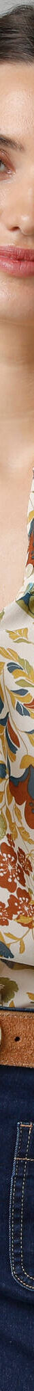 Chemisier en voile imprimé, détails smockés (écru) Chemisier en voile imprimé, détails smockés (écru)